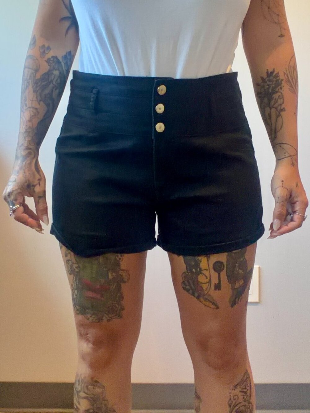 Refuge Size 12 Women's Black Shorts Three Buttons Stretchy